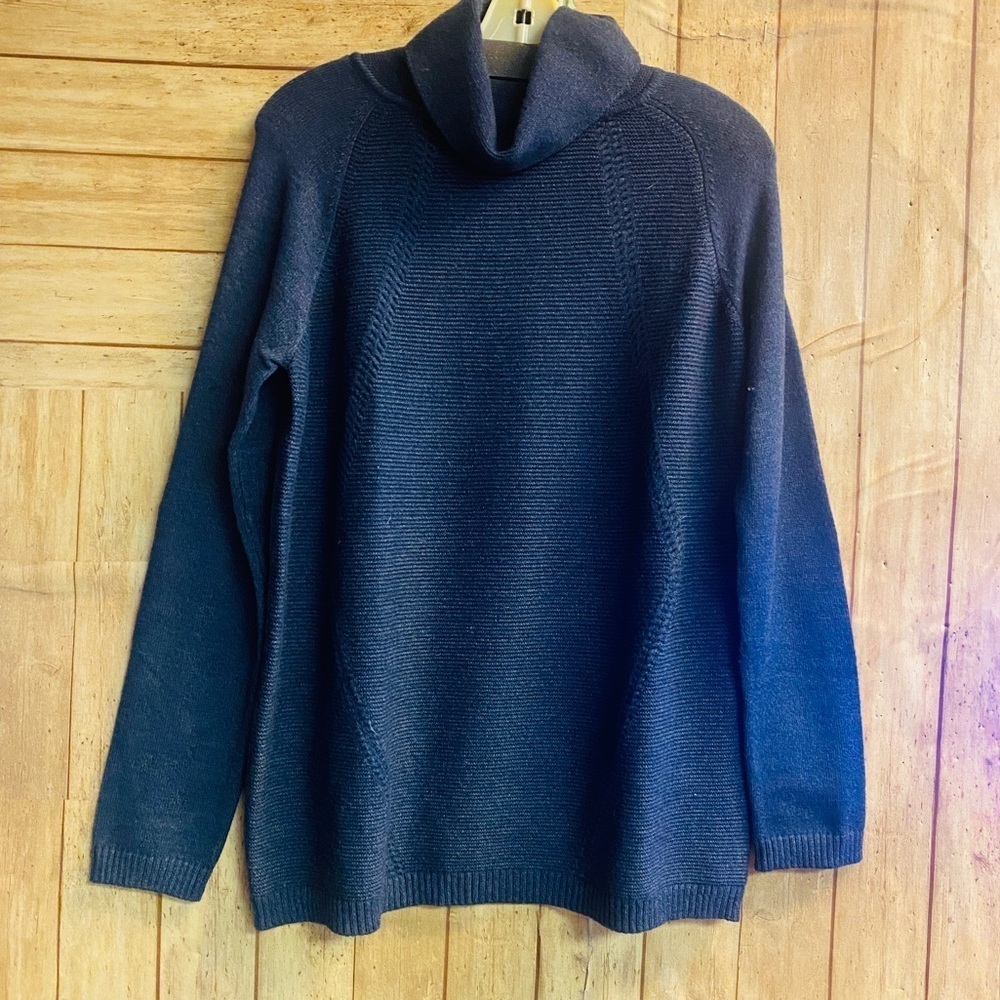 Renuar turtleneck top size med